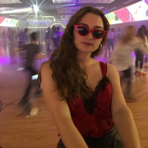 Meet your Posher, Holly